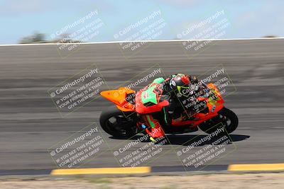 media/Apr-05-2024-Apex Assassins-CVMA Friday Practice (Fri) [[ee2ef04f2b]]/3-Racer 2/Session 3 (Bowl Speed Pans)/